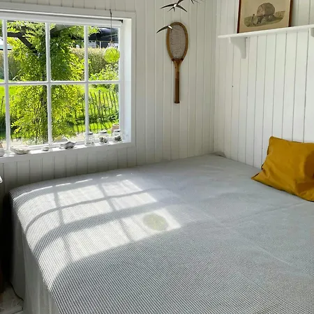 펜션 Charming Summer House Near Dalbybugten